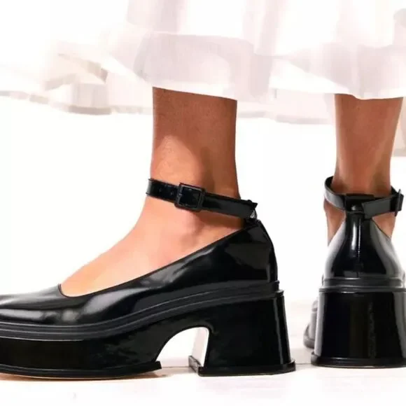 JEFFREY CAMPBELL Elegant Black Platform Heels - Picture 2 of 9